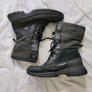UGG Kids Butte Winter Boots Black Leather Insulated Waterproof Size 3 S/N‎ 5209